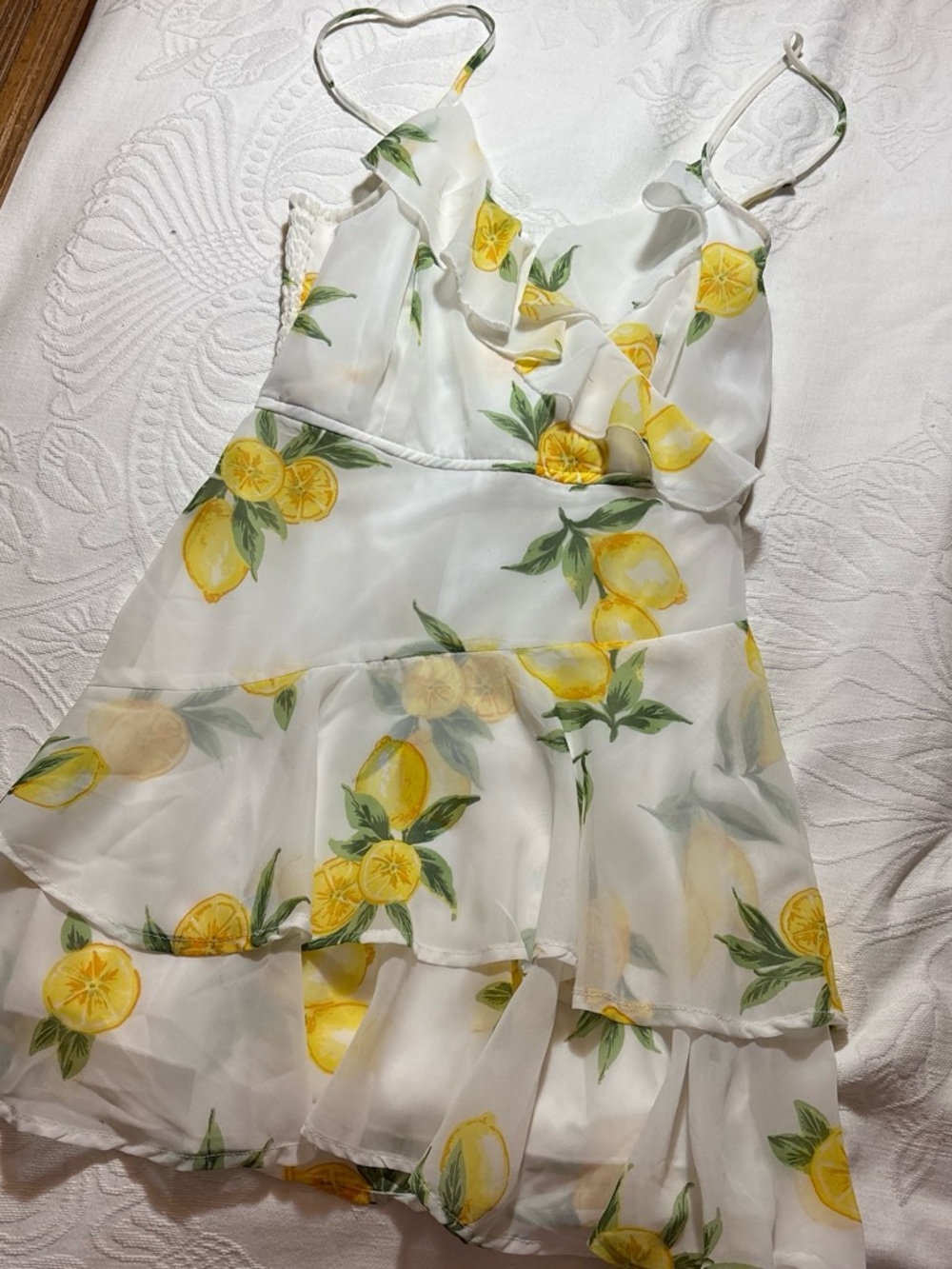 White dress with lemons